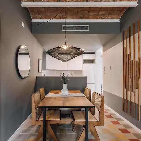 Lägenhet Tauca - 2 Bedrooms And Office In Eixample Dreta Barcelona